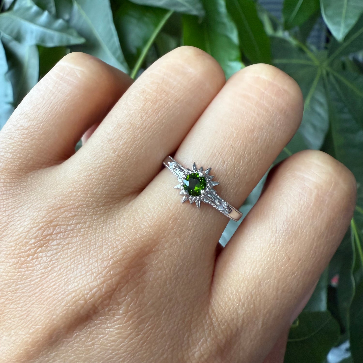 Natural Round Shape Chrome Diopside Ring