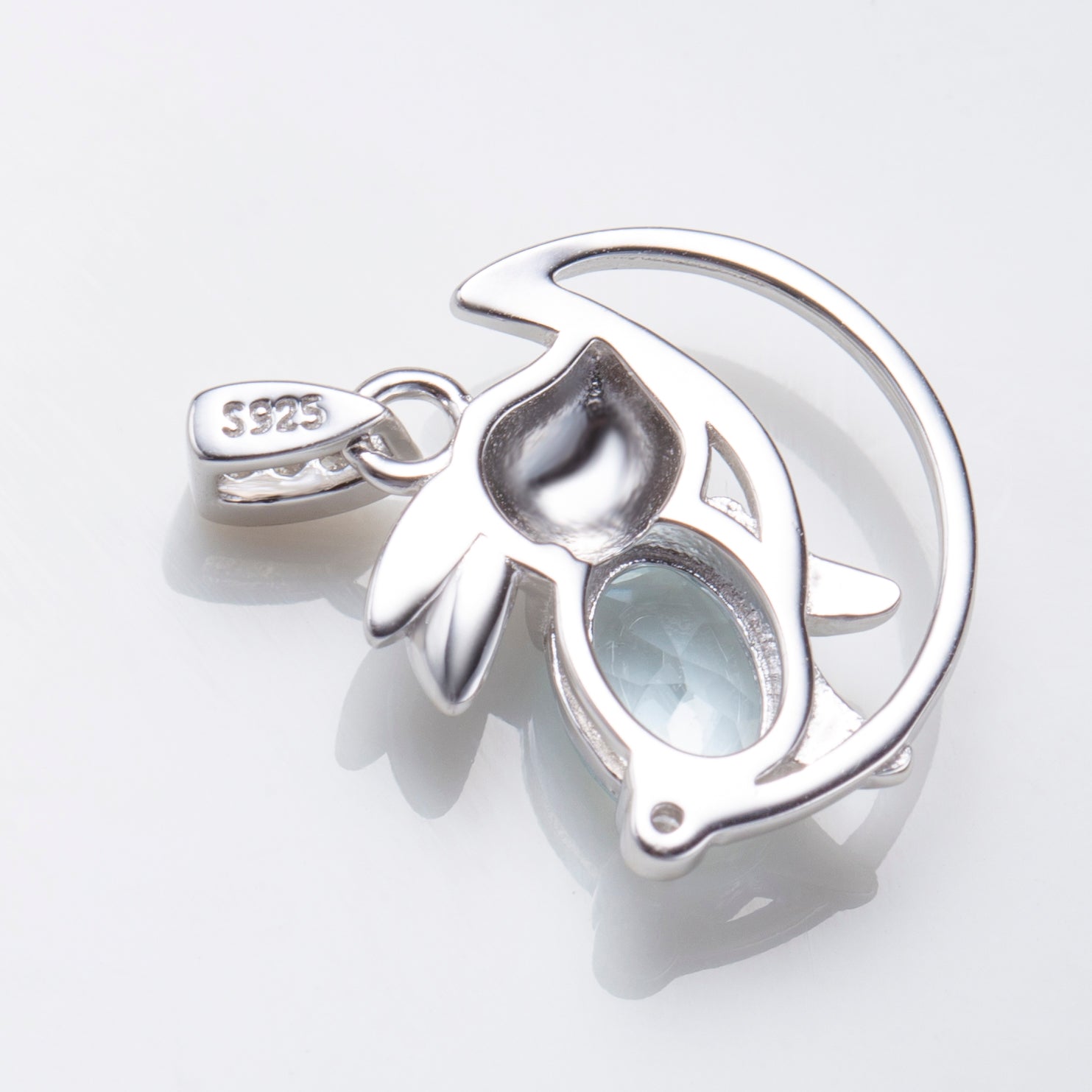 Natural Aquamarine Oval Cut Necklace