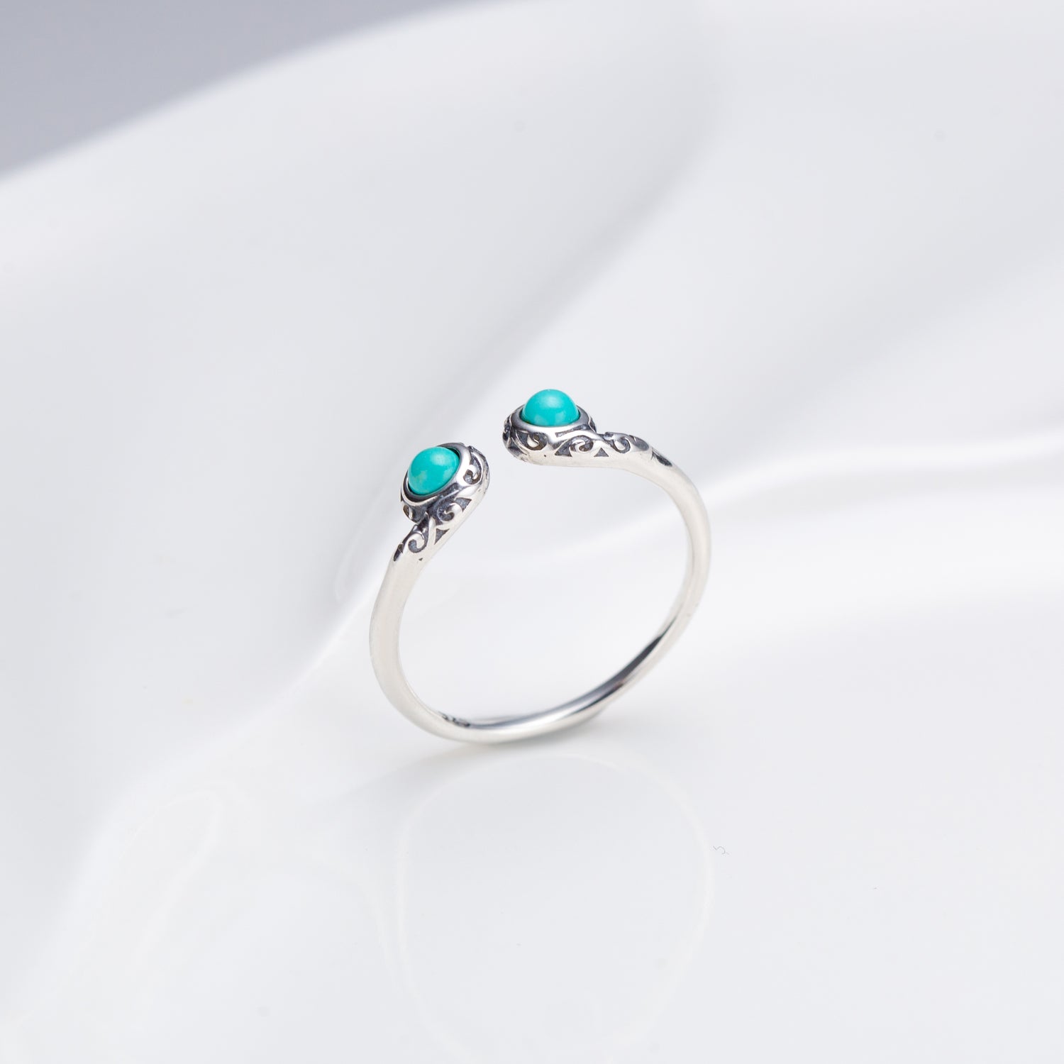Natural Cabochon Round Shape Turquoise Ring