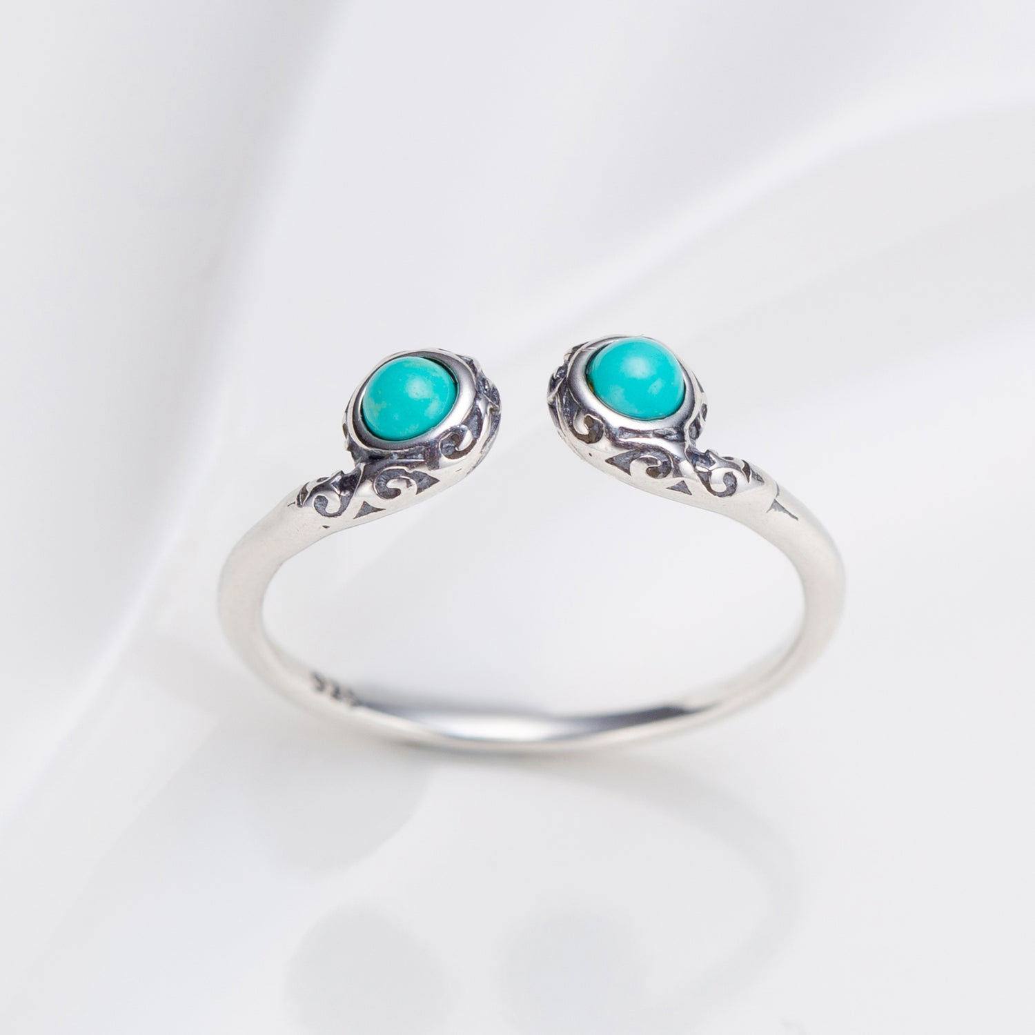 Natural Cabochon Round Shape Turquoise Ring