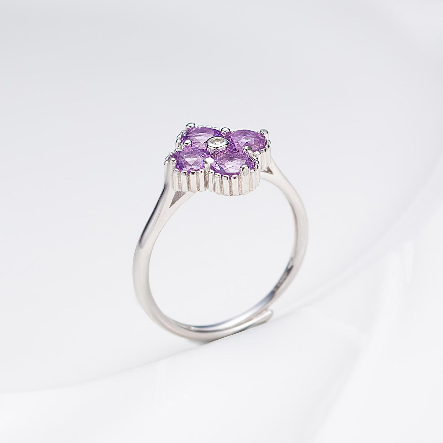 Natural Round Shape Amethyst Clover Ring