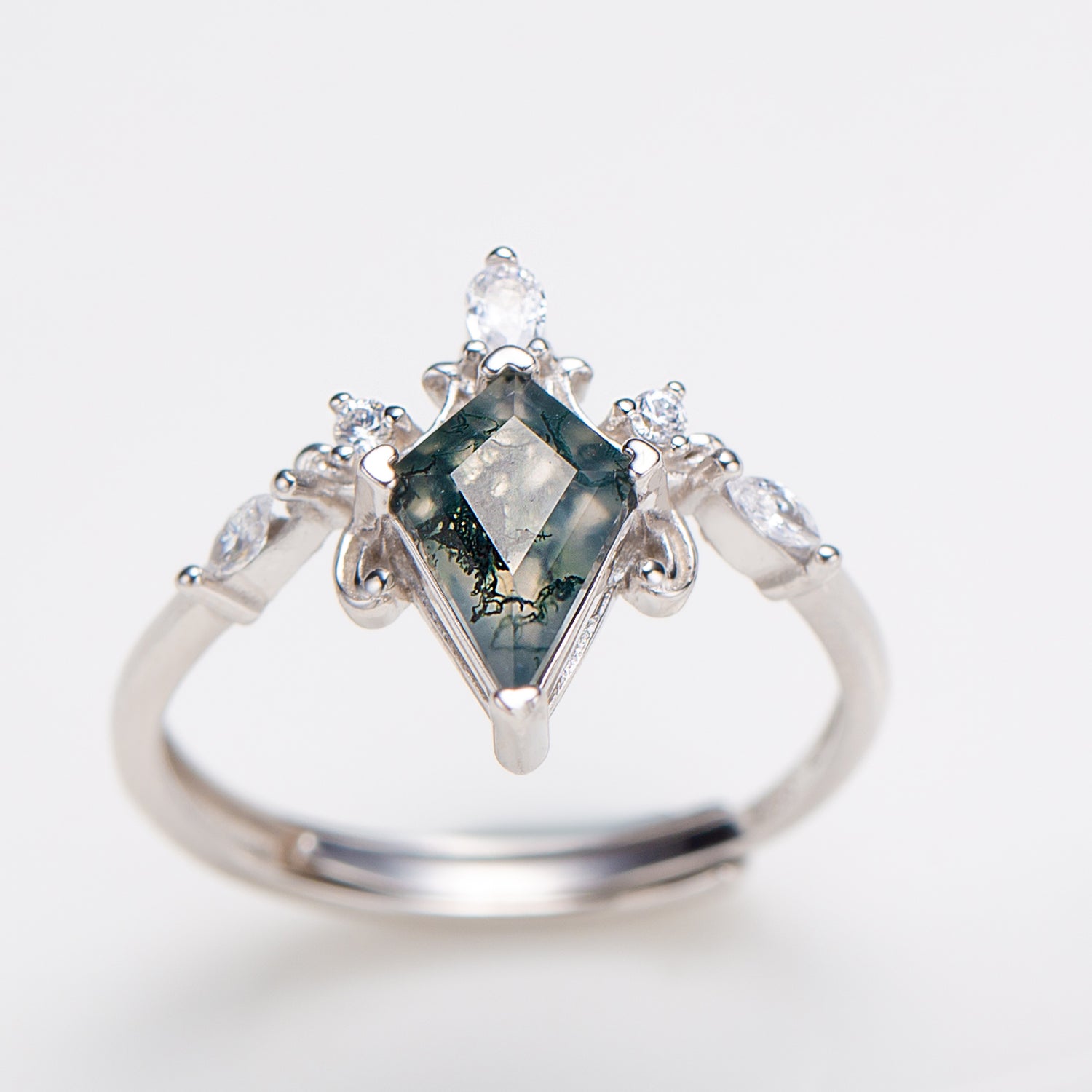 Natural Kite Shape Moss Agate Ring