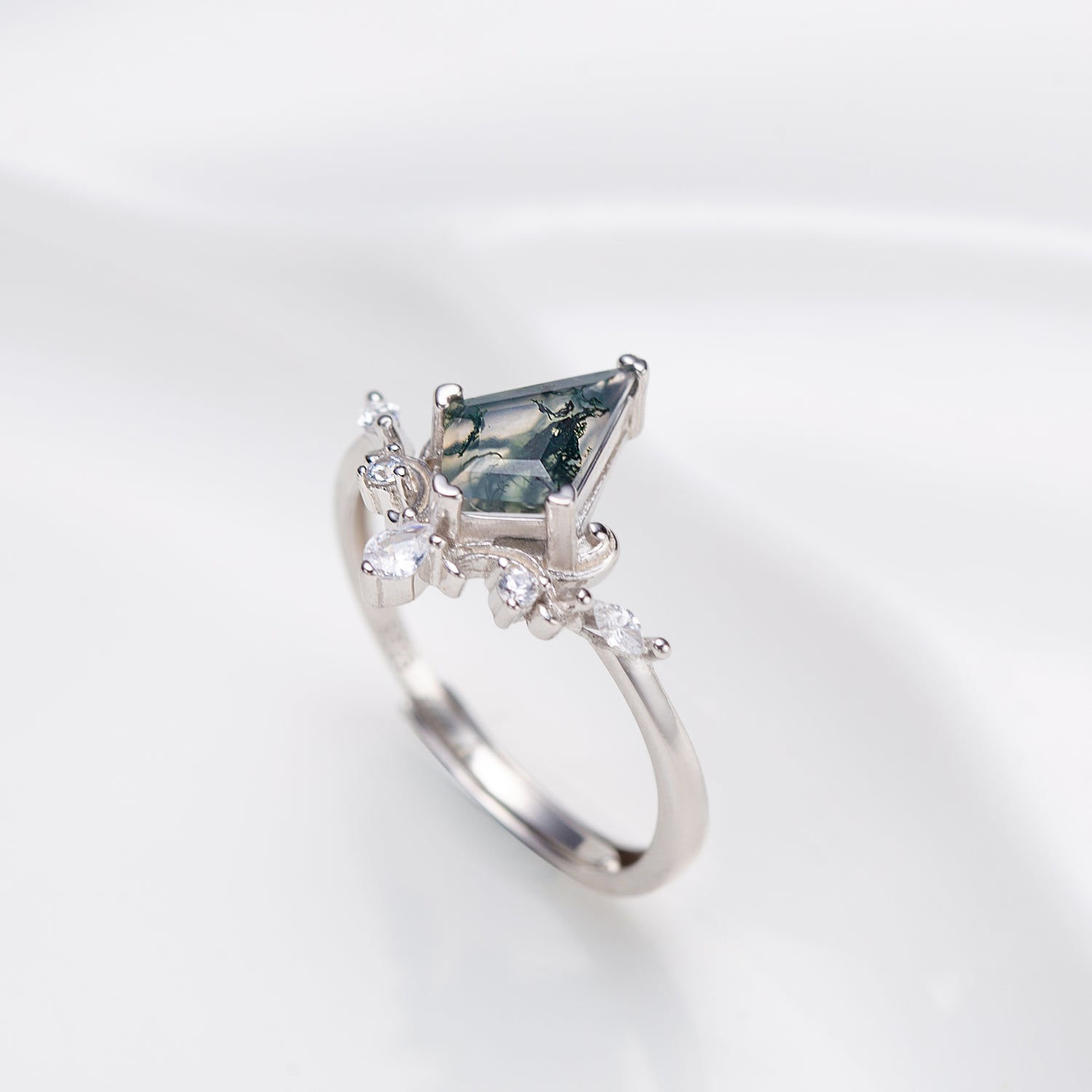 Natural Kite Shape Moss Agate Ring