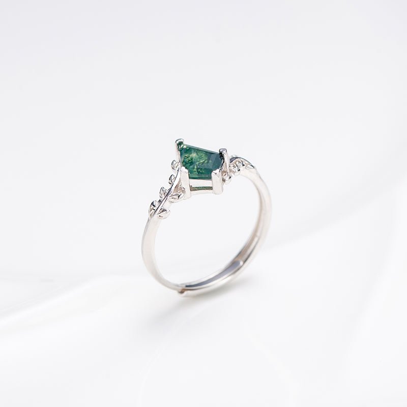 Natural Kite Cut Moss Agate Vintage Leaf Ring