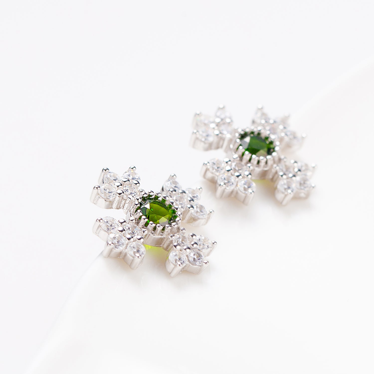 Natural Round Shape Chrome Diopside Stud Earrings