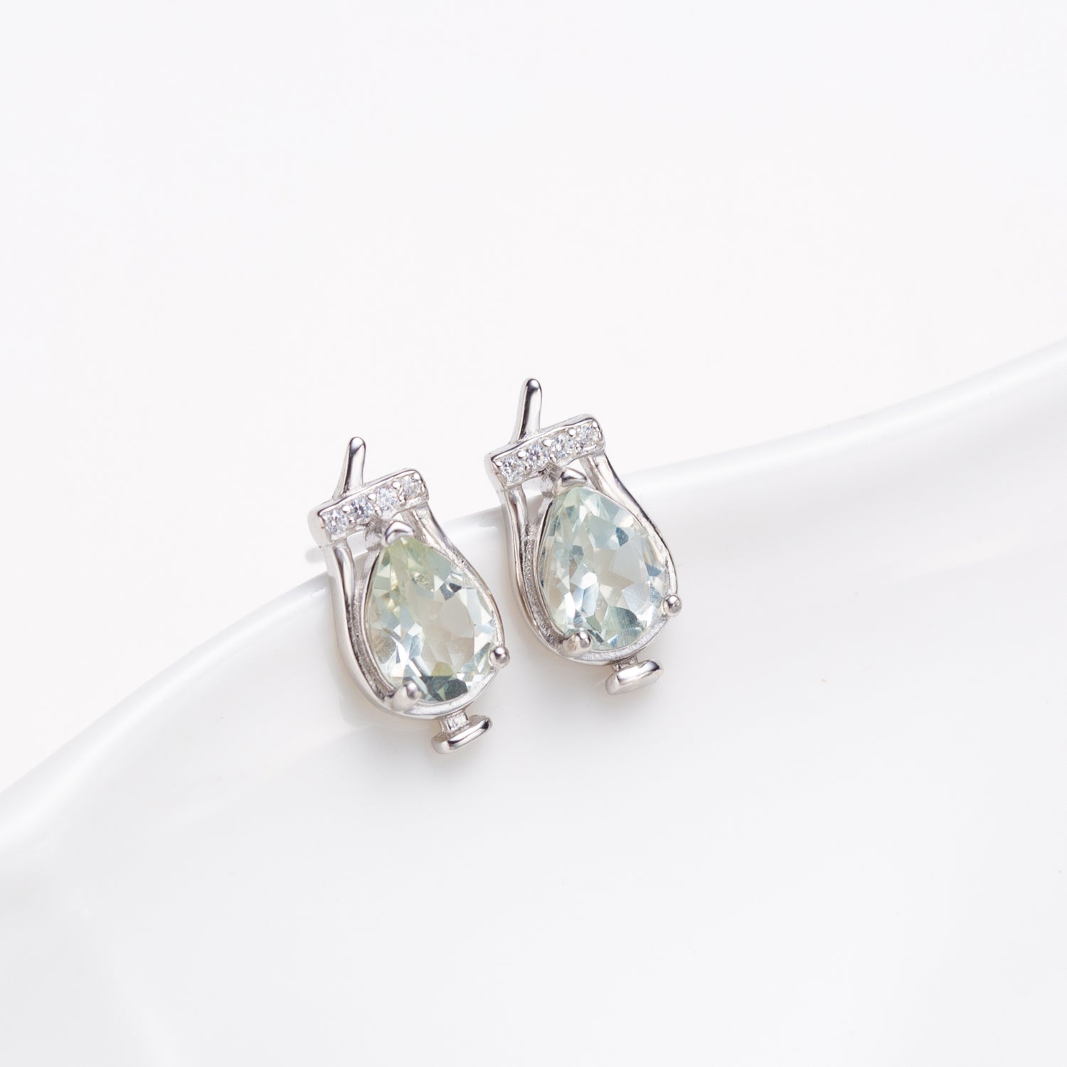 Natural Pear Shape Green Quartz Sterling Silver Stud Earrings