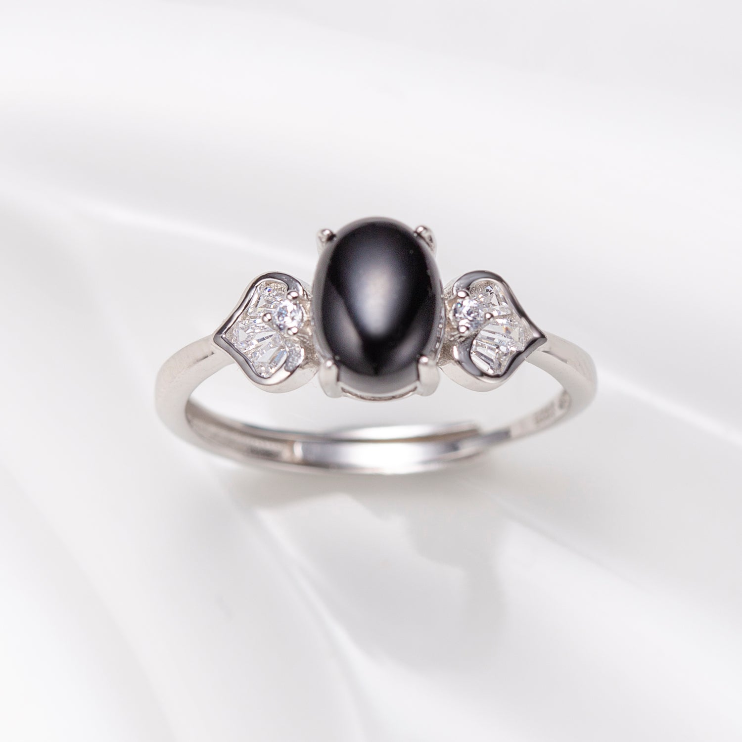 Natural Cabochon Oval Shape Black Onyx Ring
