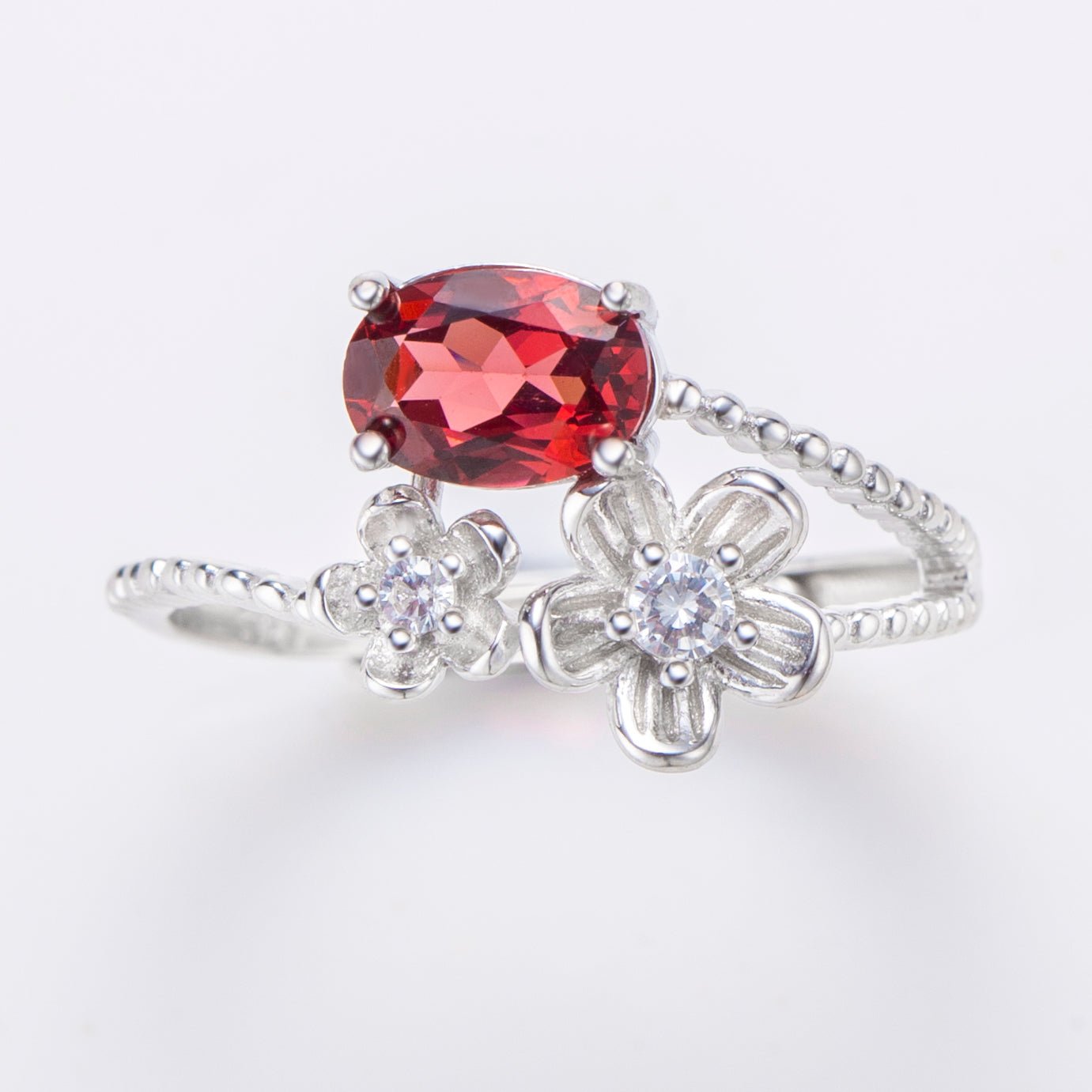 Natural Oval Garnet Flowers Sterling Silver Ring