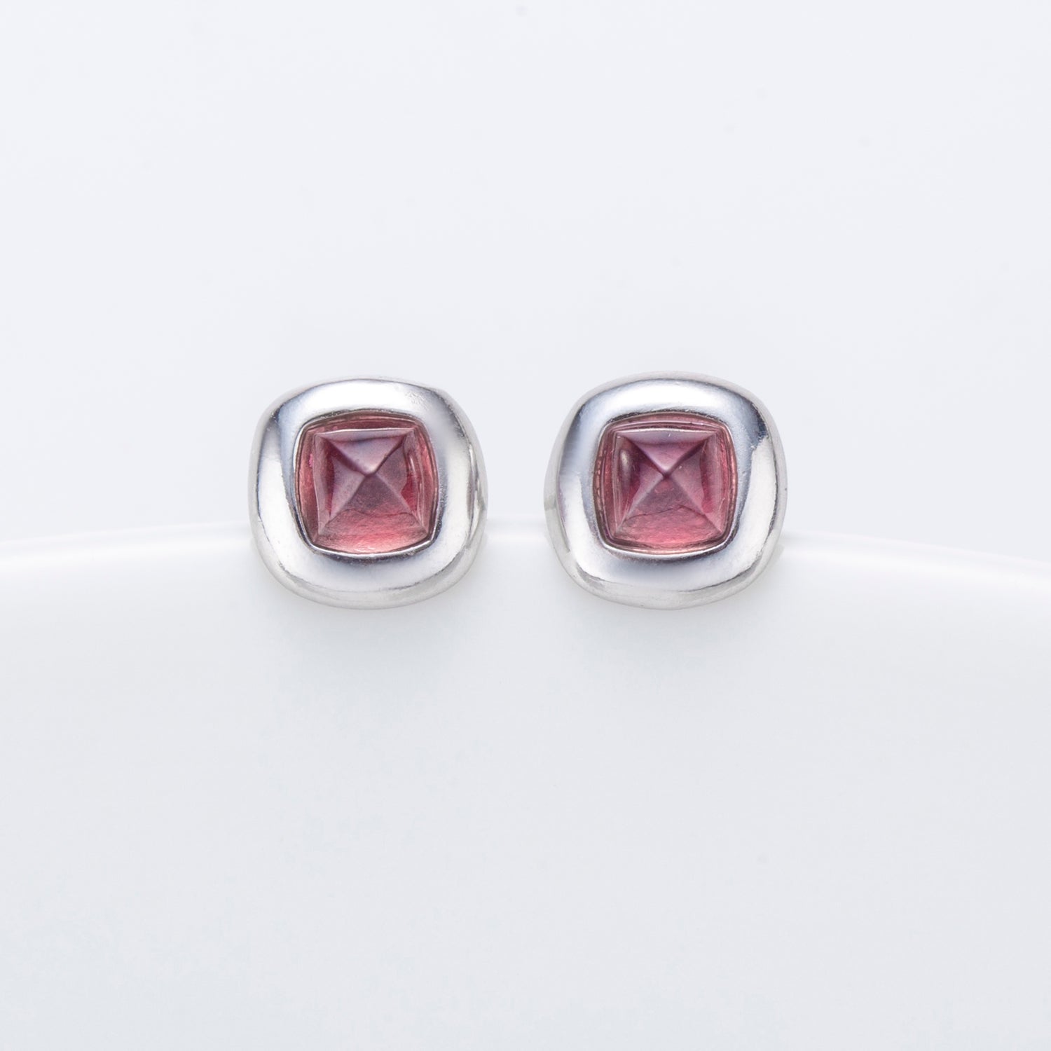 Natural Sugarloaf Rhodolite Garnet Vintage Sterling Silver Stud Earrings