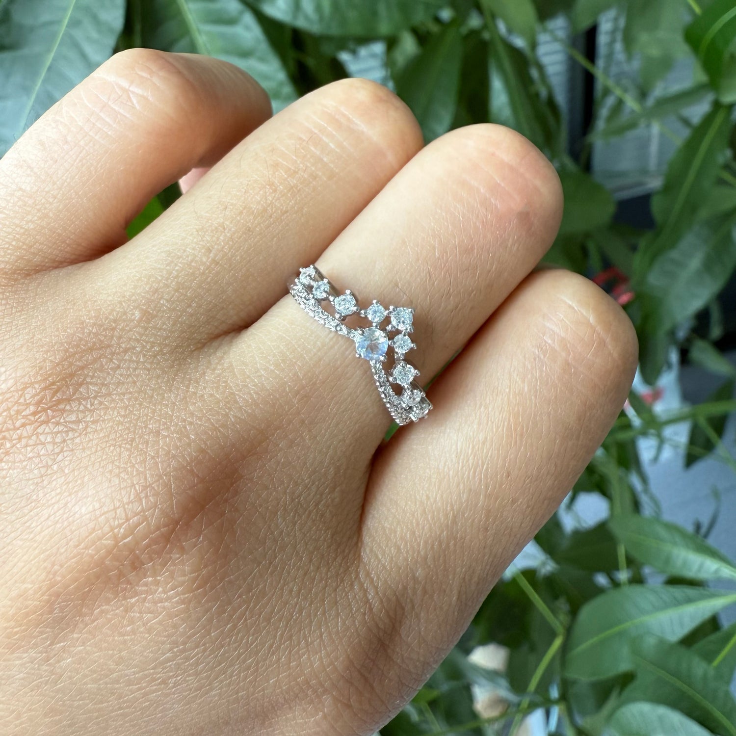 Natural Round Shape Moonstone Crown Ring